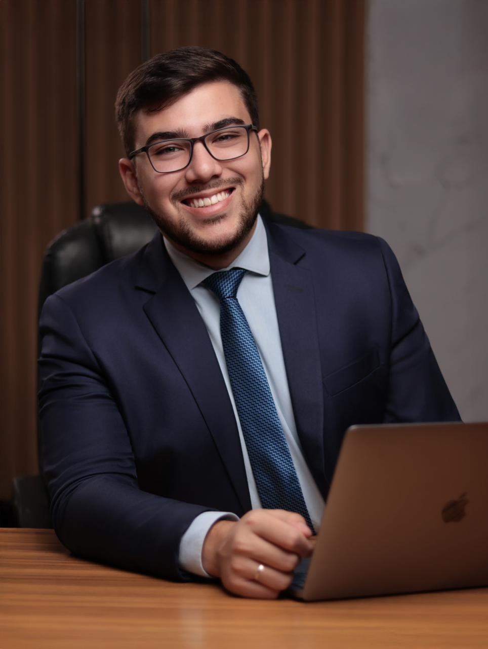 Dr. Konrado Mont Serrat — Advogado Tributarista